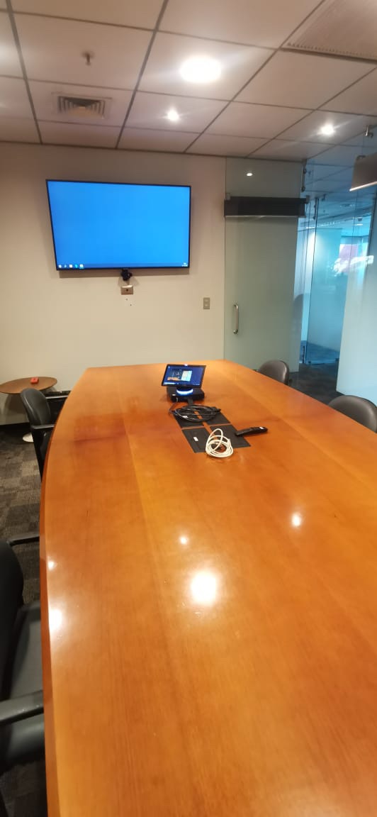 Sala de presentaciones AV para áreas públicas y espacios corporativos
